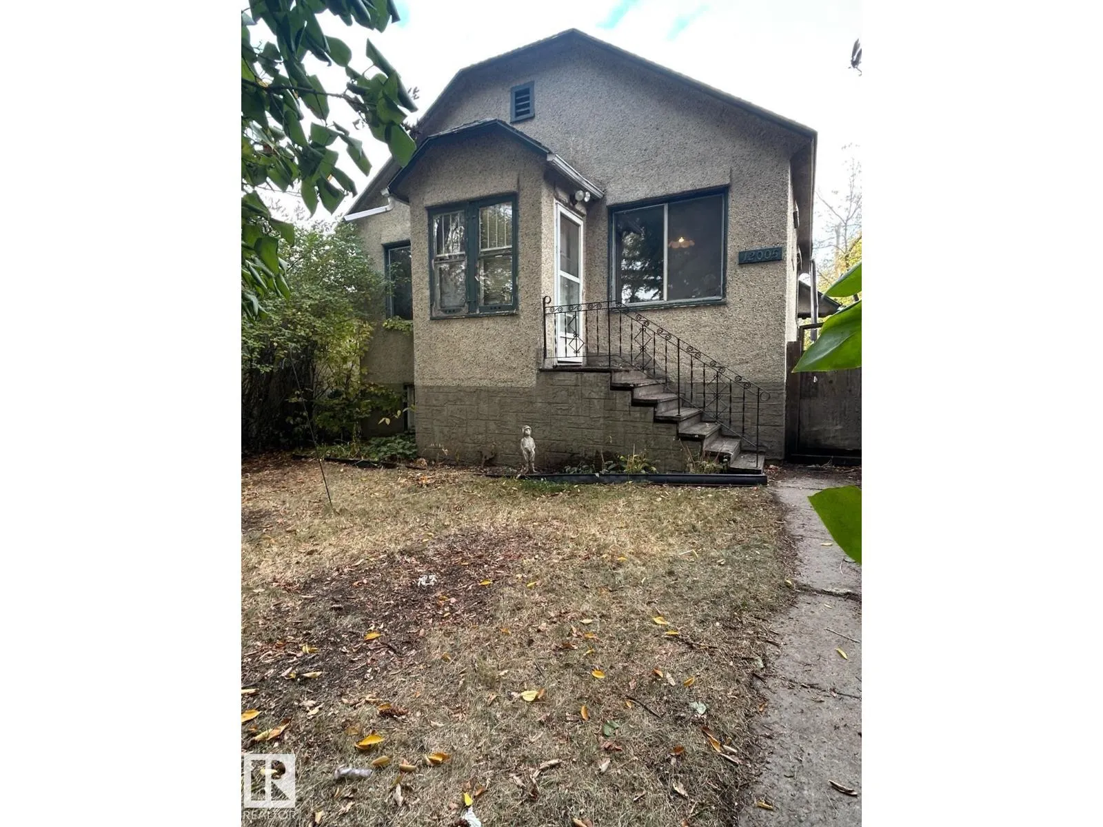 12005 69 ST NW