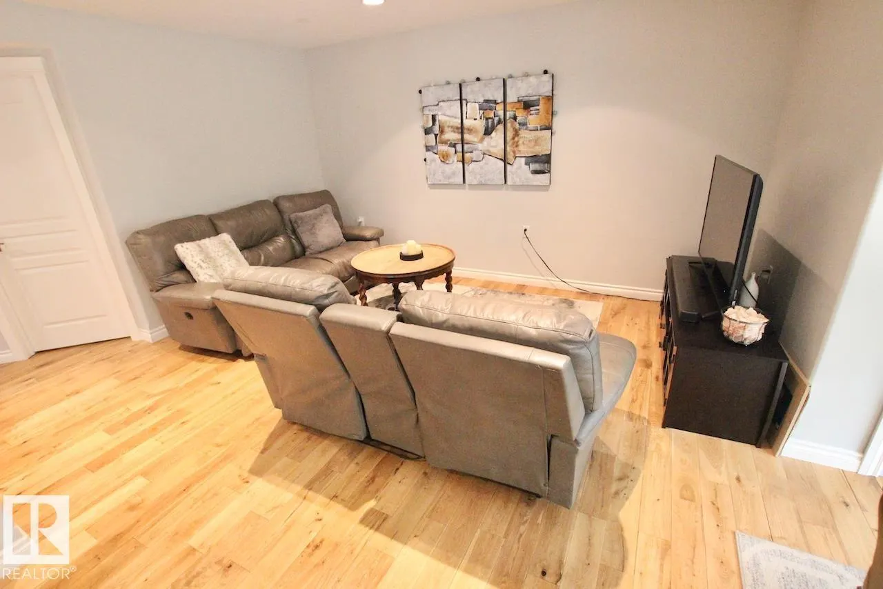 4717 52 ST