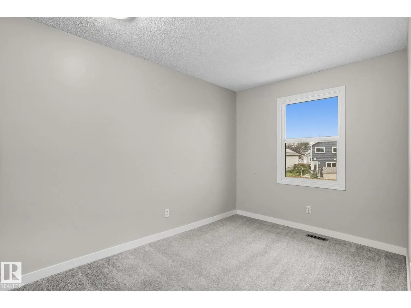 142 KINISKI CR NW NW