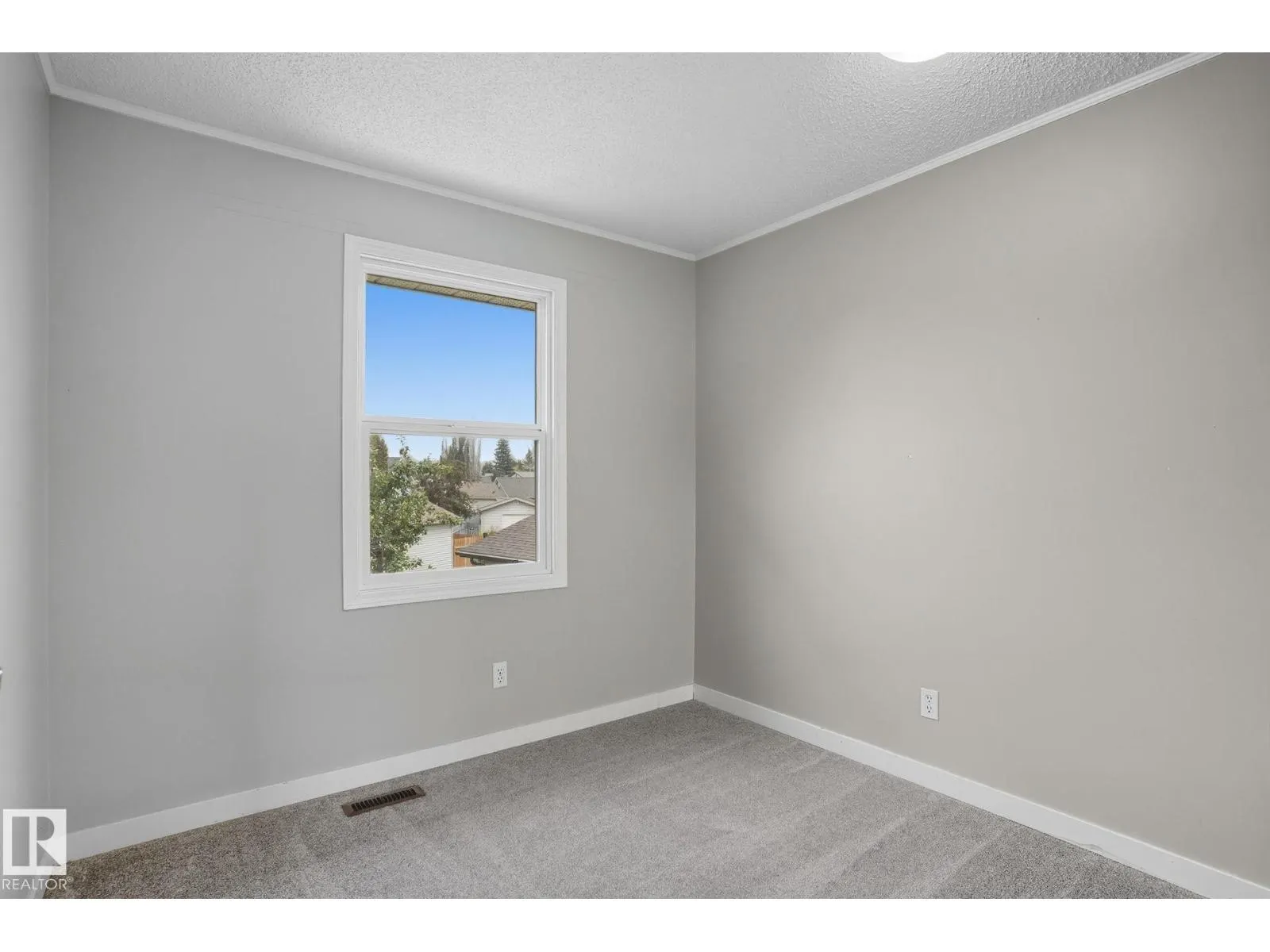142 KINISKI CR NW NW