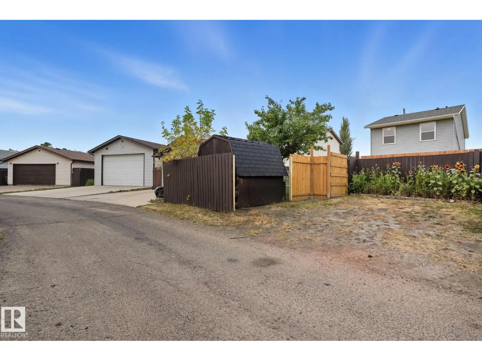 142 KINISKI CR NW NW