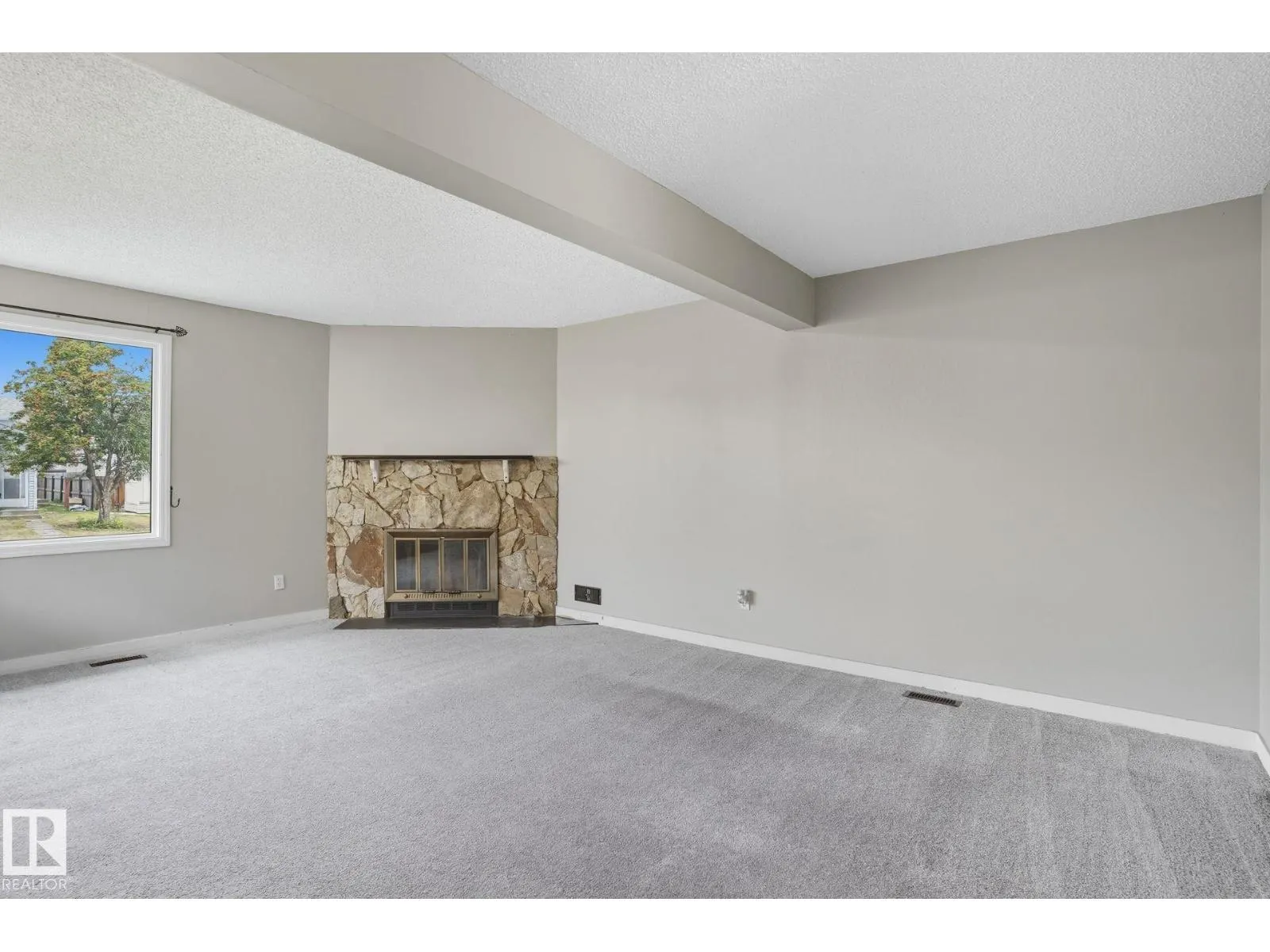142 KINISKI CR NW NW