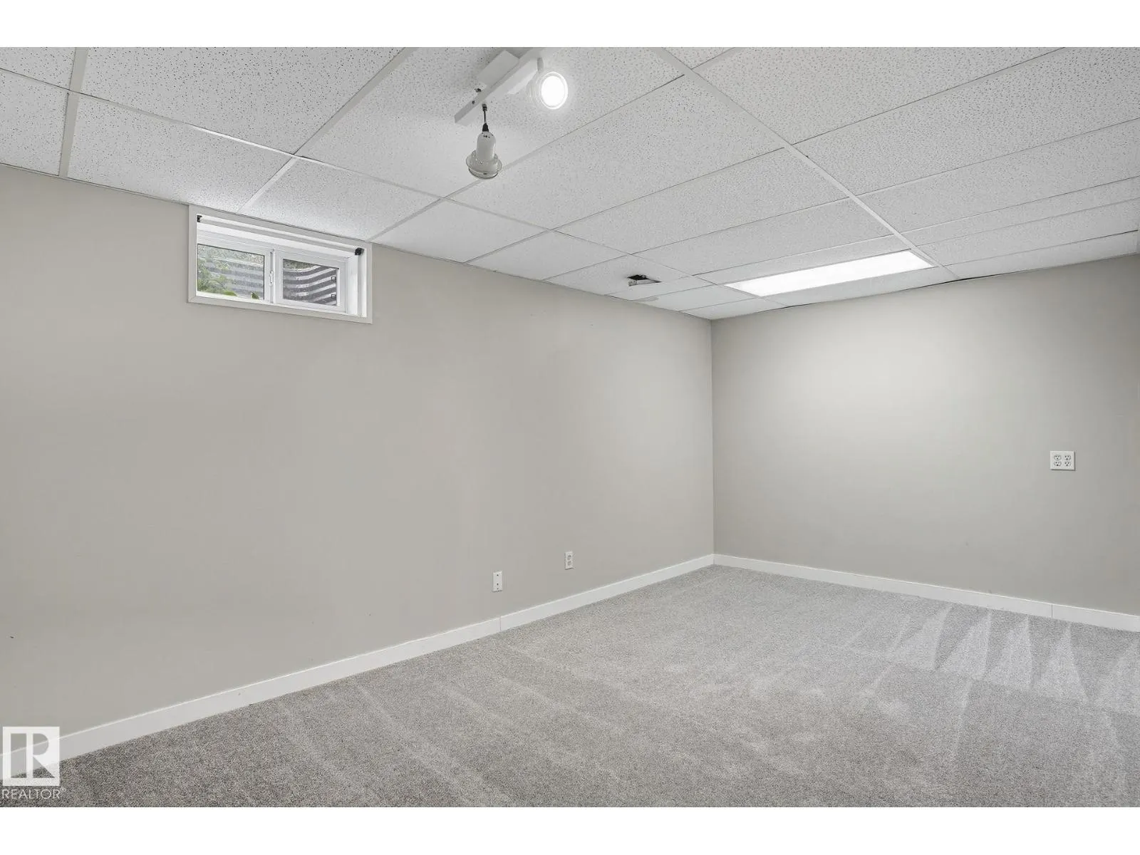142 KINISKI CR NW NW