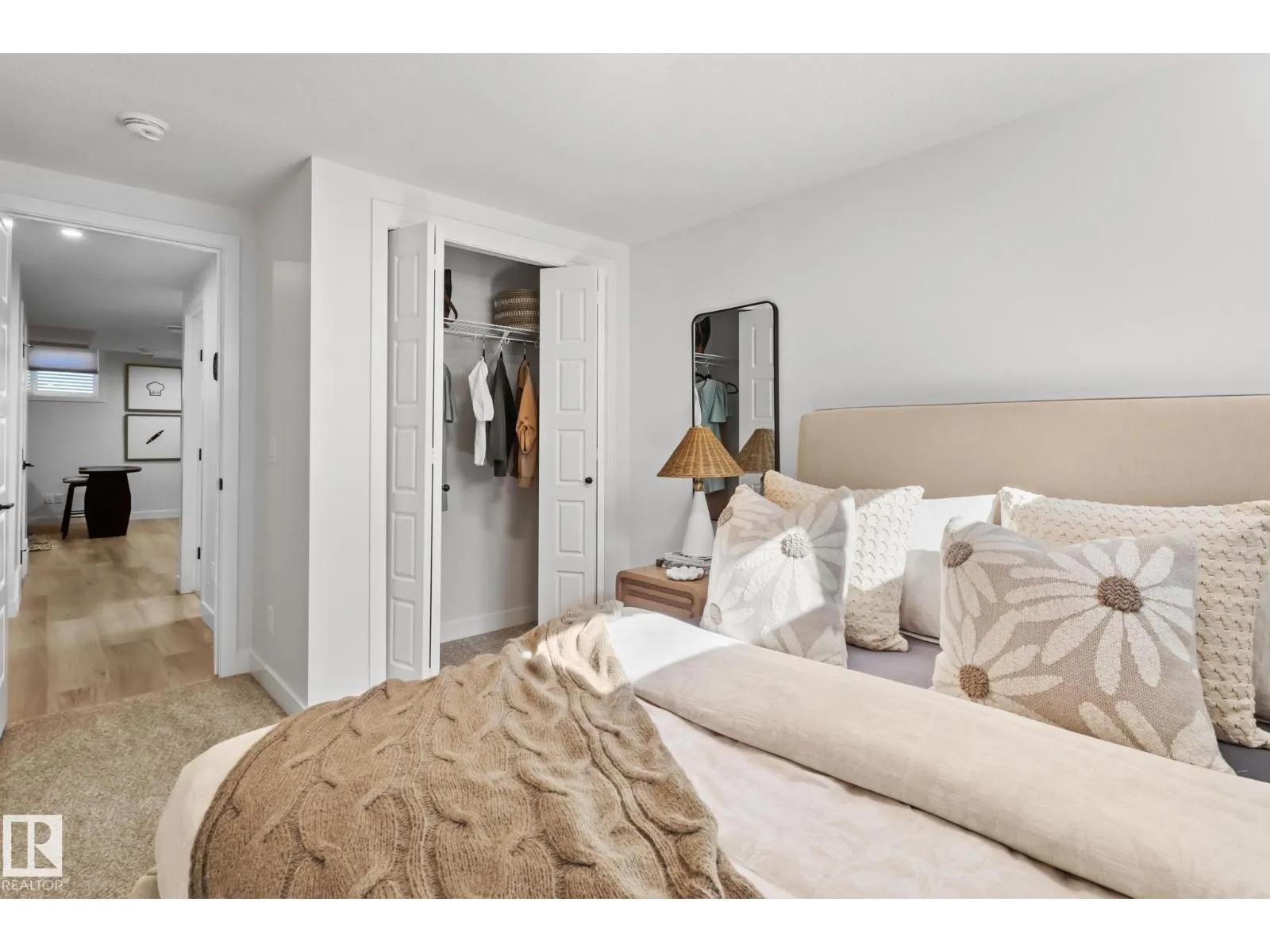 272 PATERSON LI SW