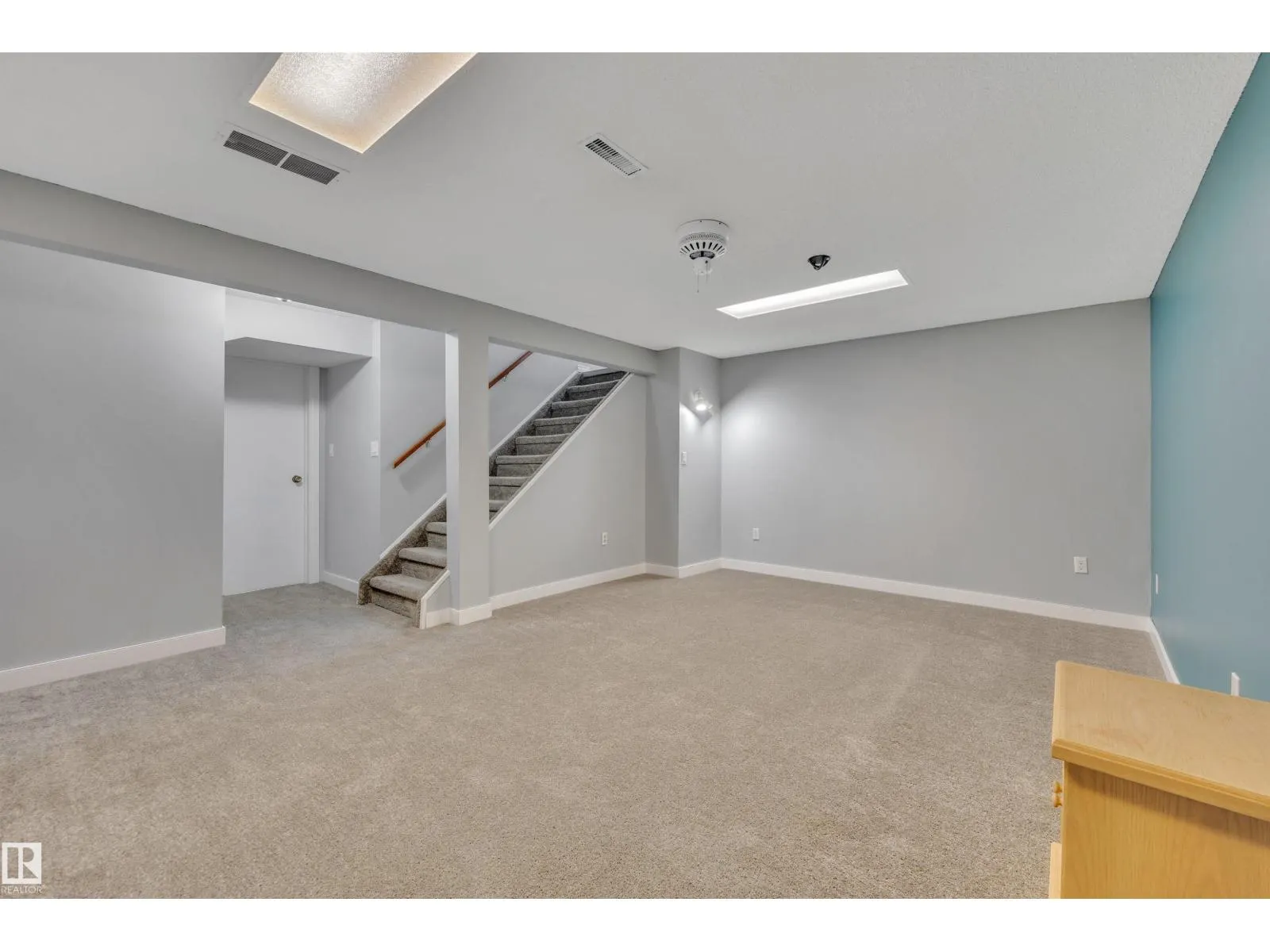 4323 SOUTH PARK DR