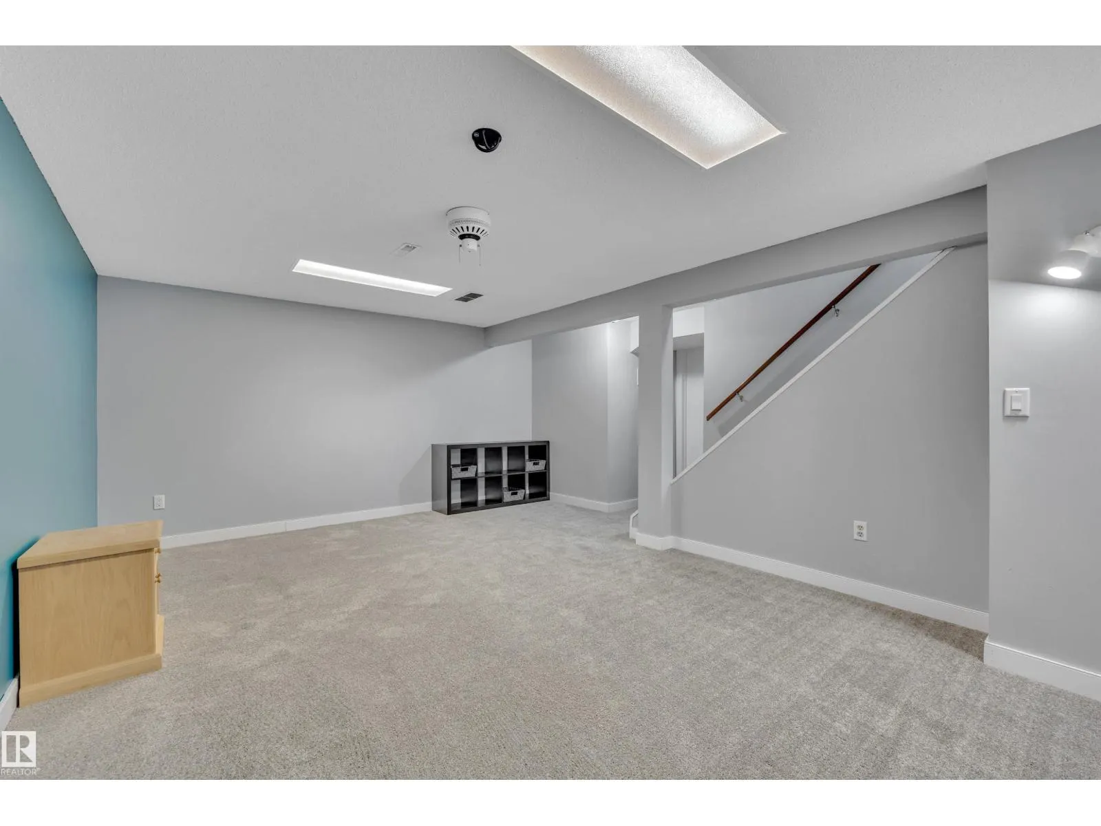 4323 SOUTH PARK DR