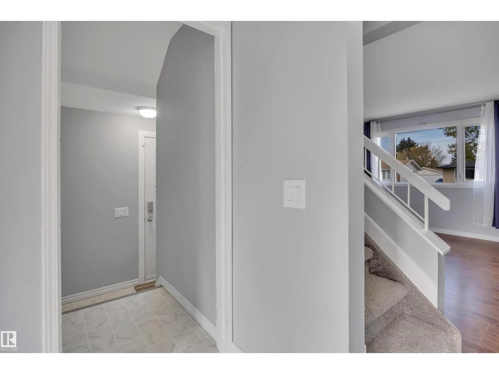 4323 SOUTH PARK DR