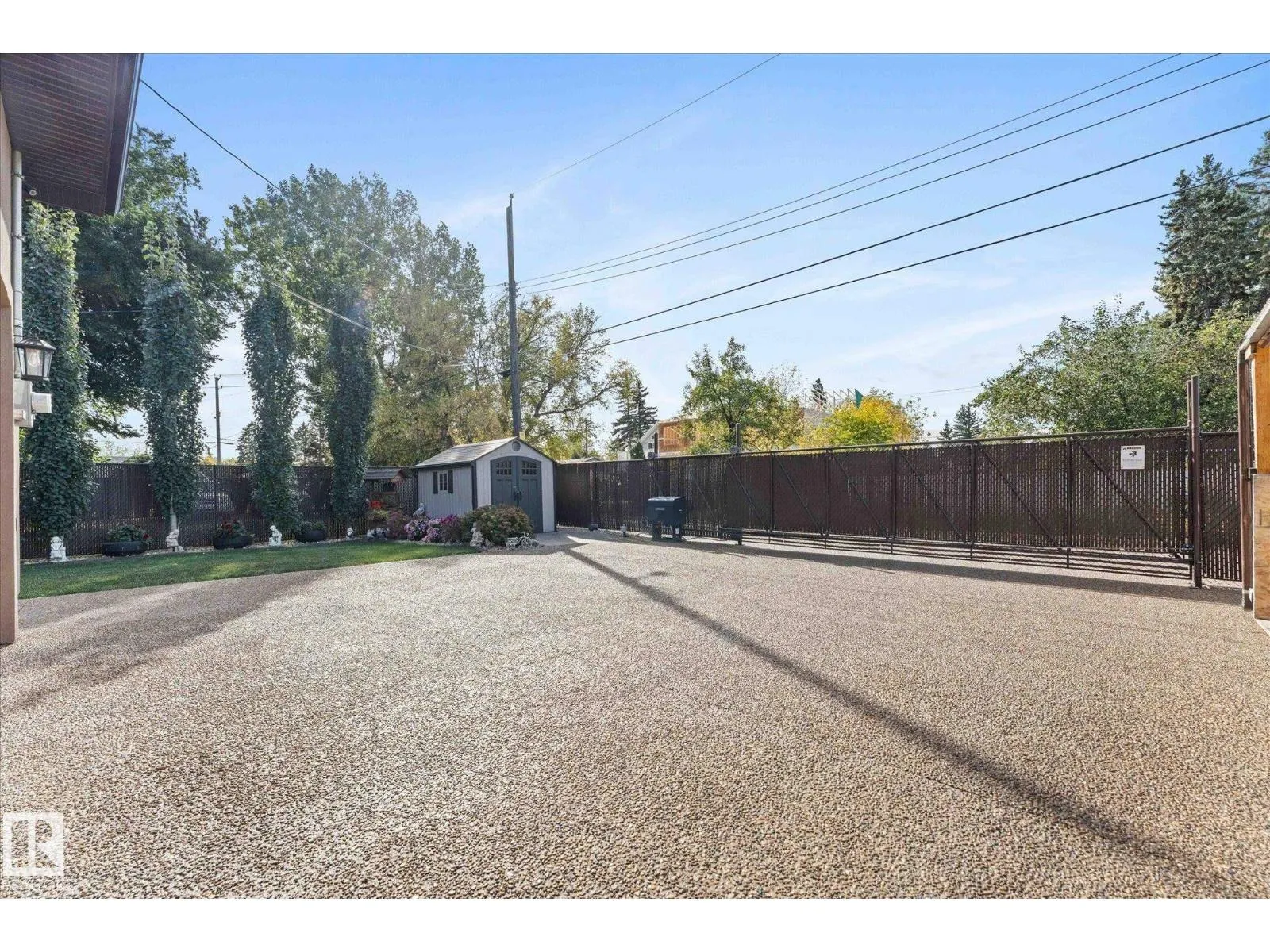 10516 158 ST NW