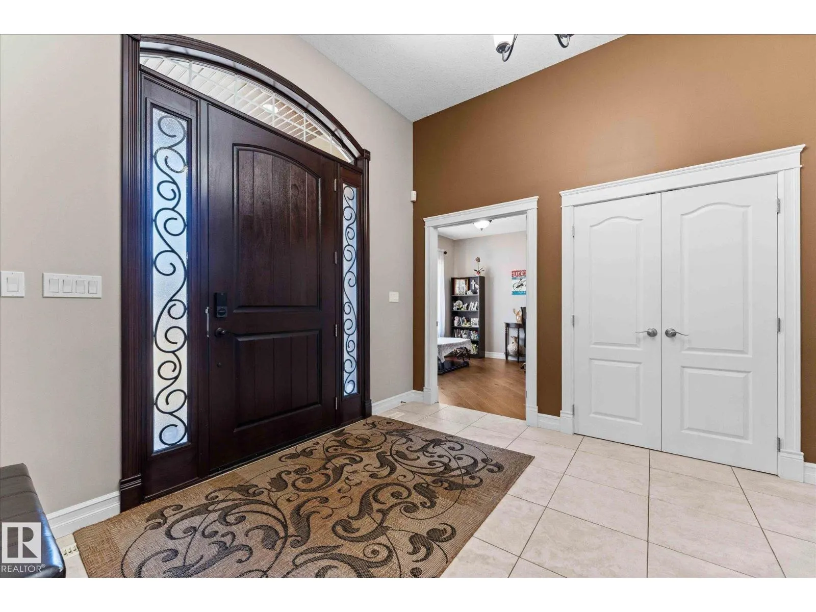 10516 158 ST NW