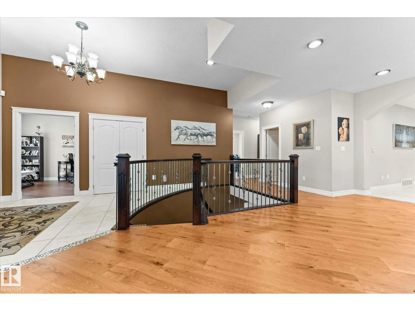 10516 158 ST NW