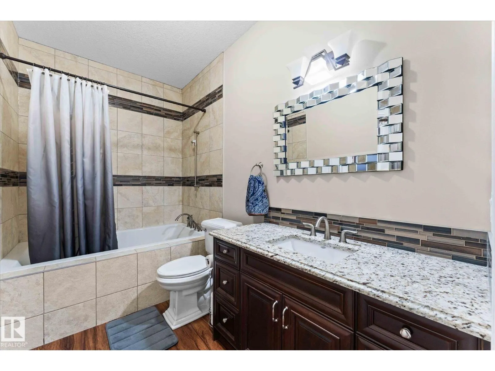10516 158 ST NW