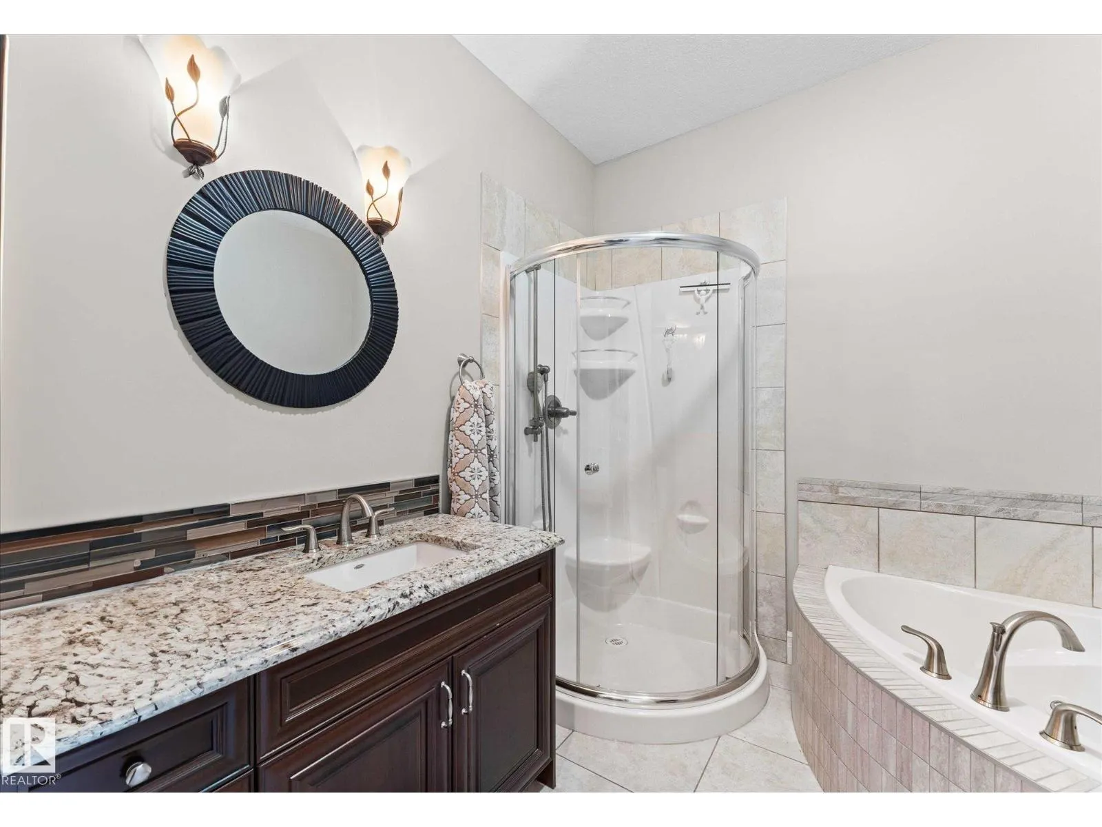 10516 158 ST NW