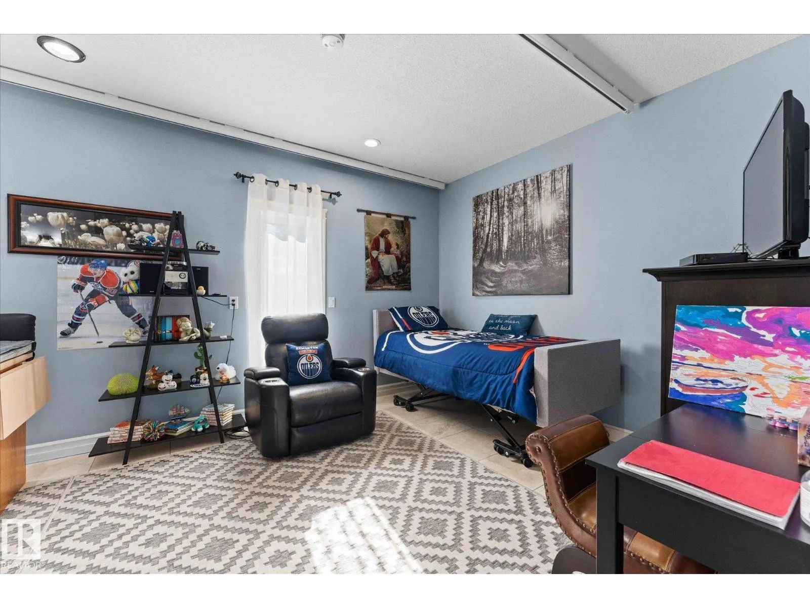 10516 158 ST NW