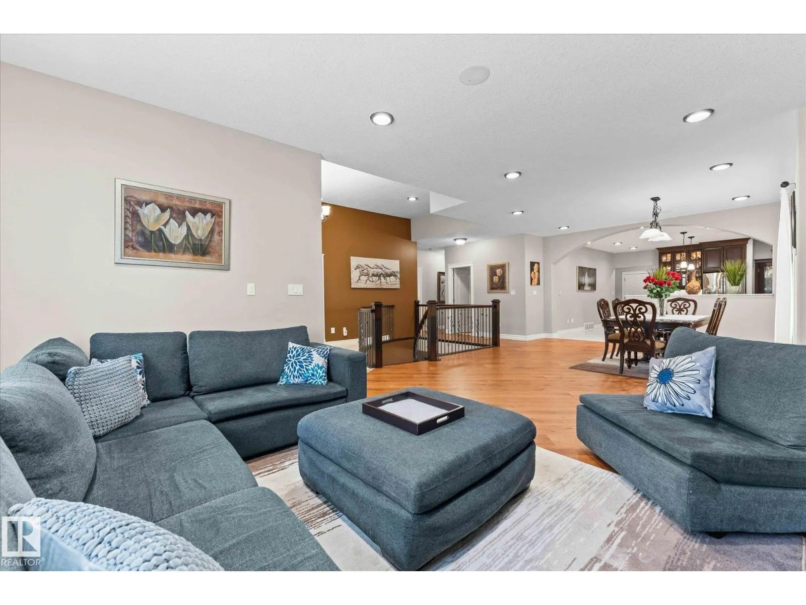 10516 158 ST NW