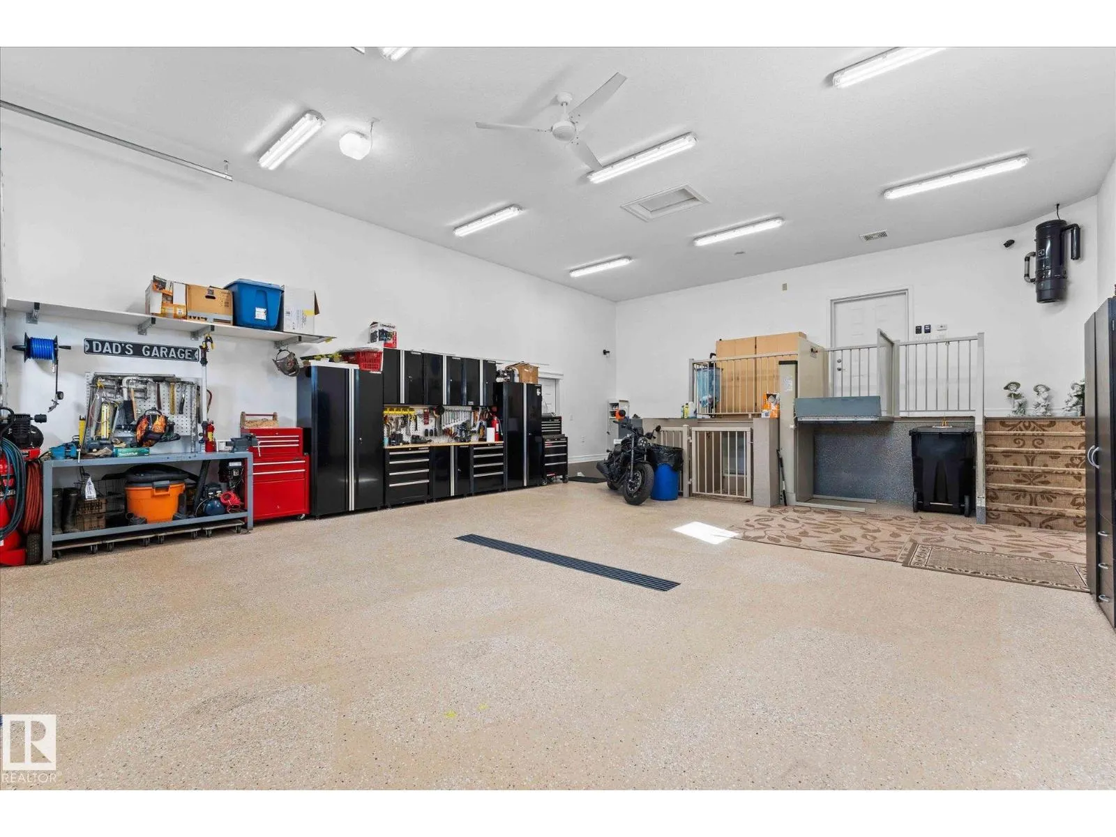 10516 158 ST NW