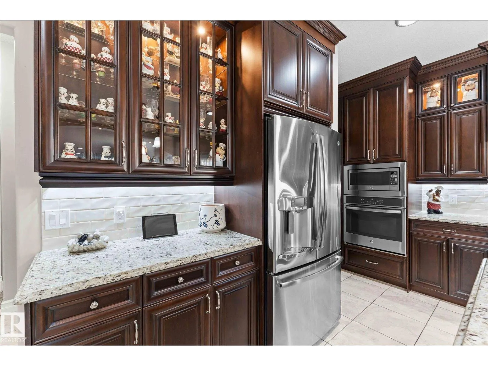 10516 158 ST NW
