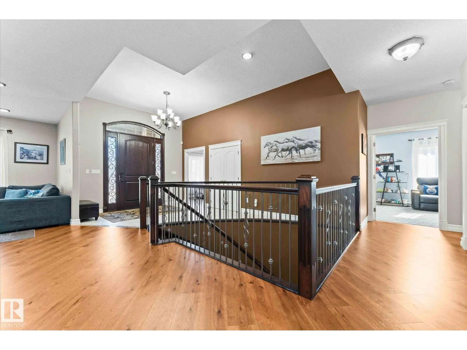 10516 158 ST NW