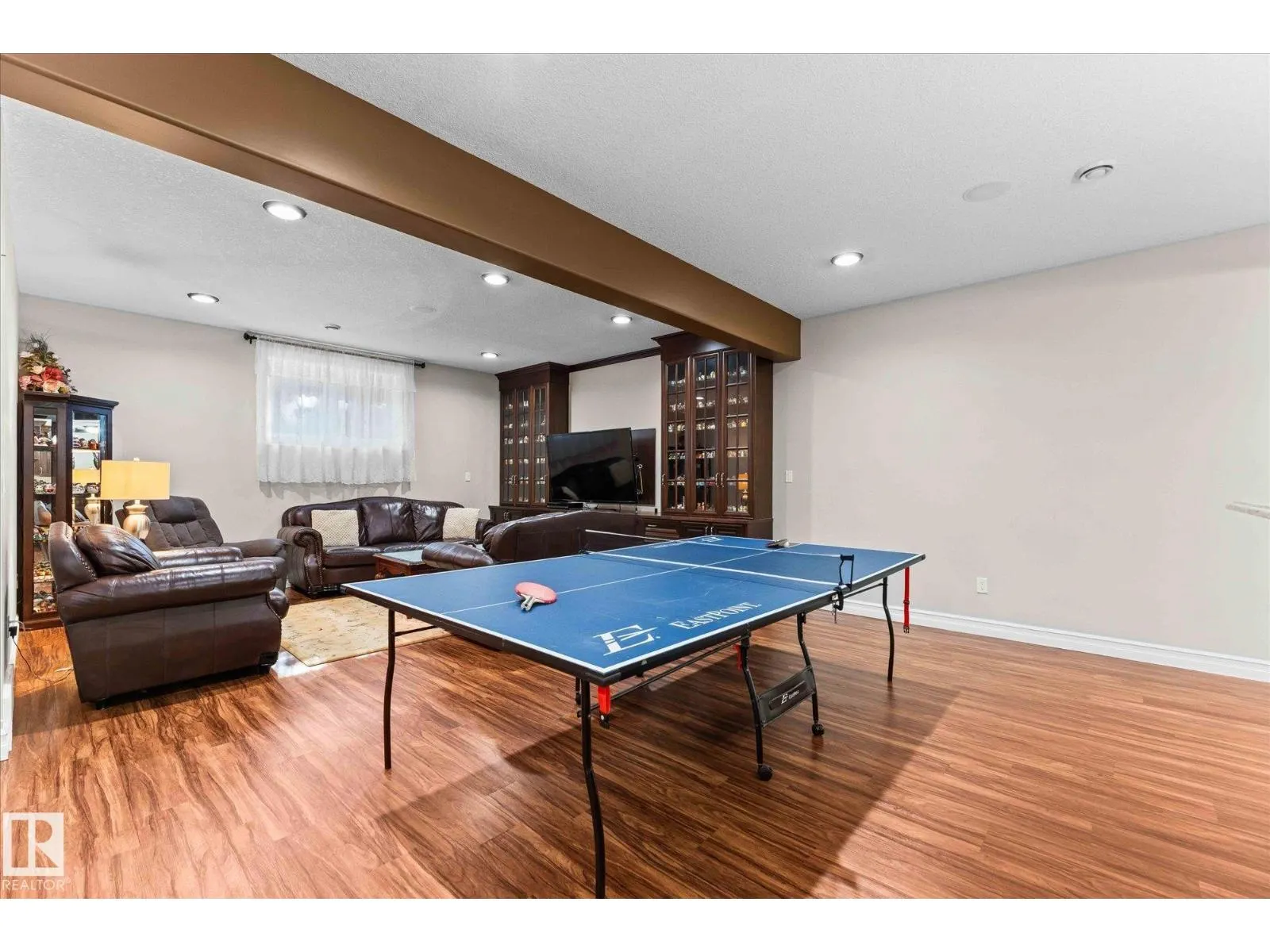 10516 158 ST NW