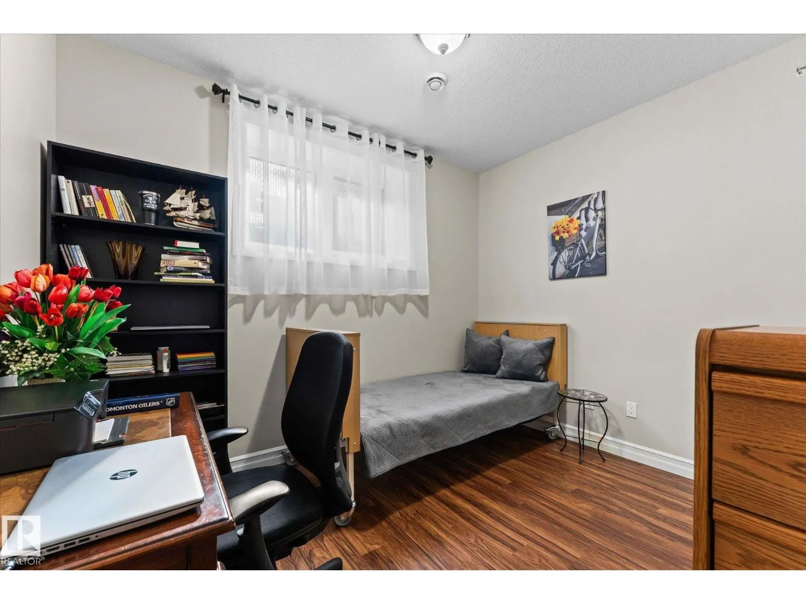 10516 158 ST NW