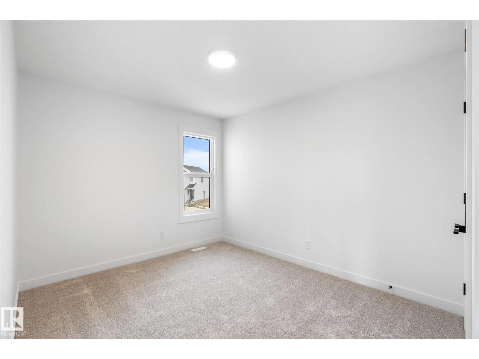 22607 89 AV NW