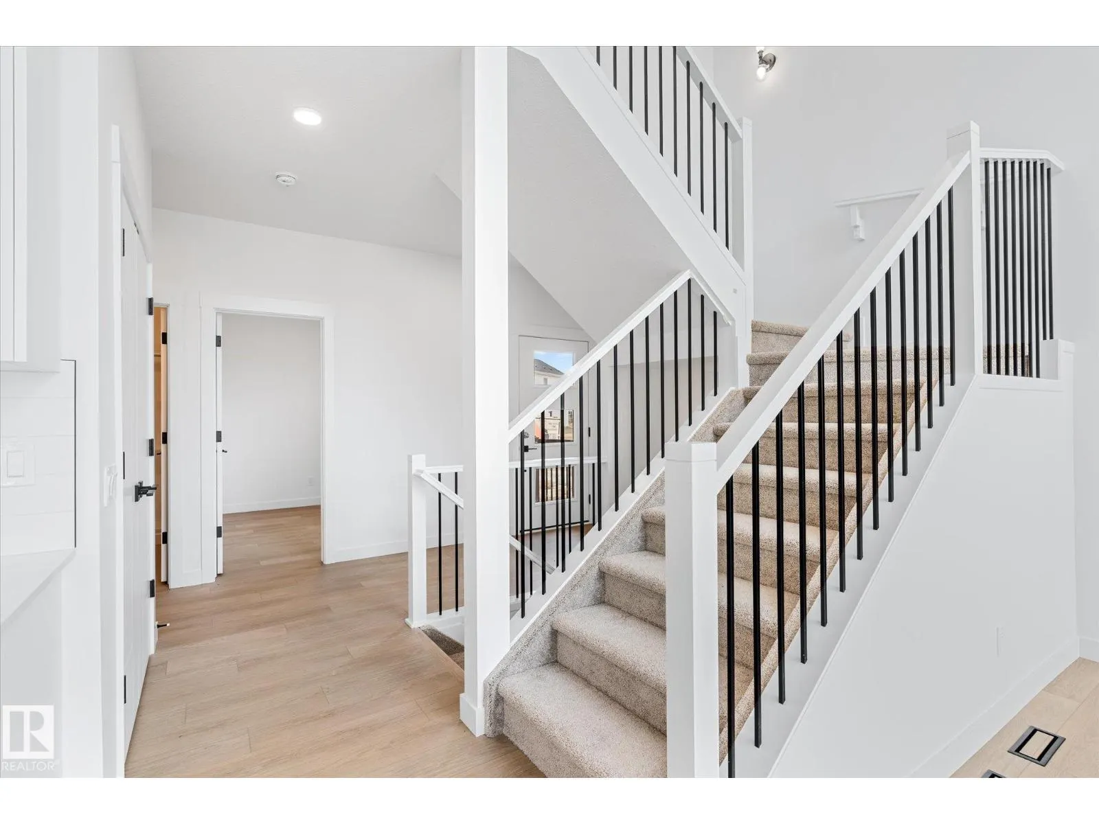 22607 89 AV NW