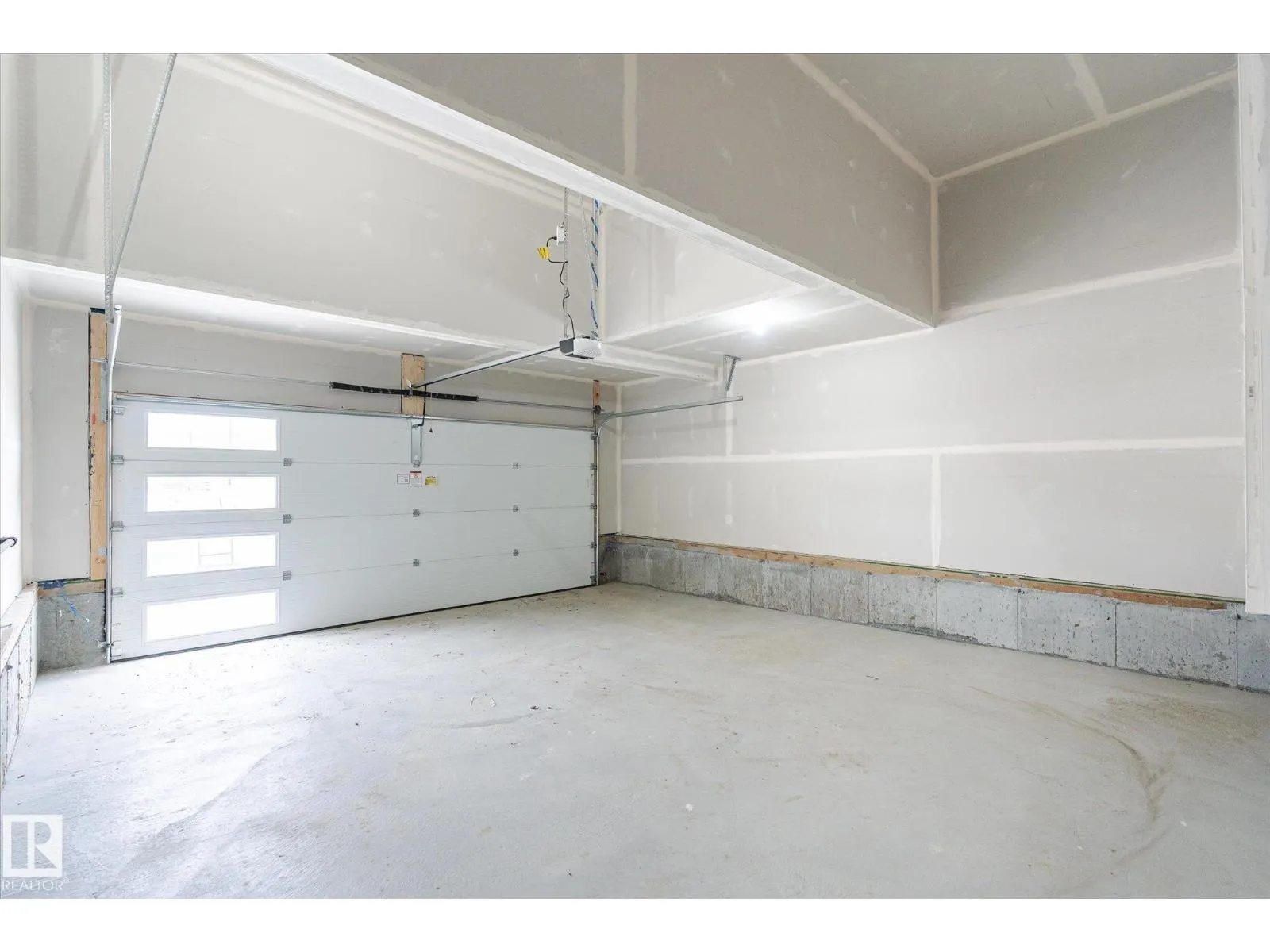 22607 89 AV NW