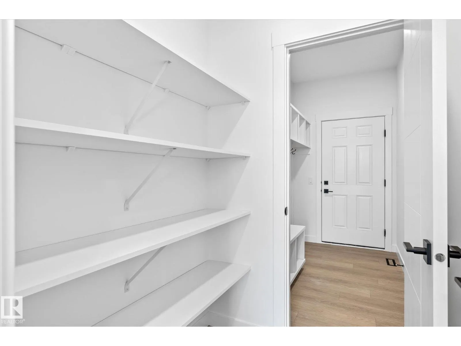 22607 89 AV NW