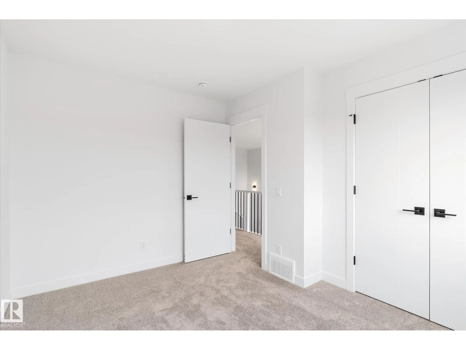 22607 89 AV NW