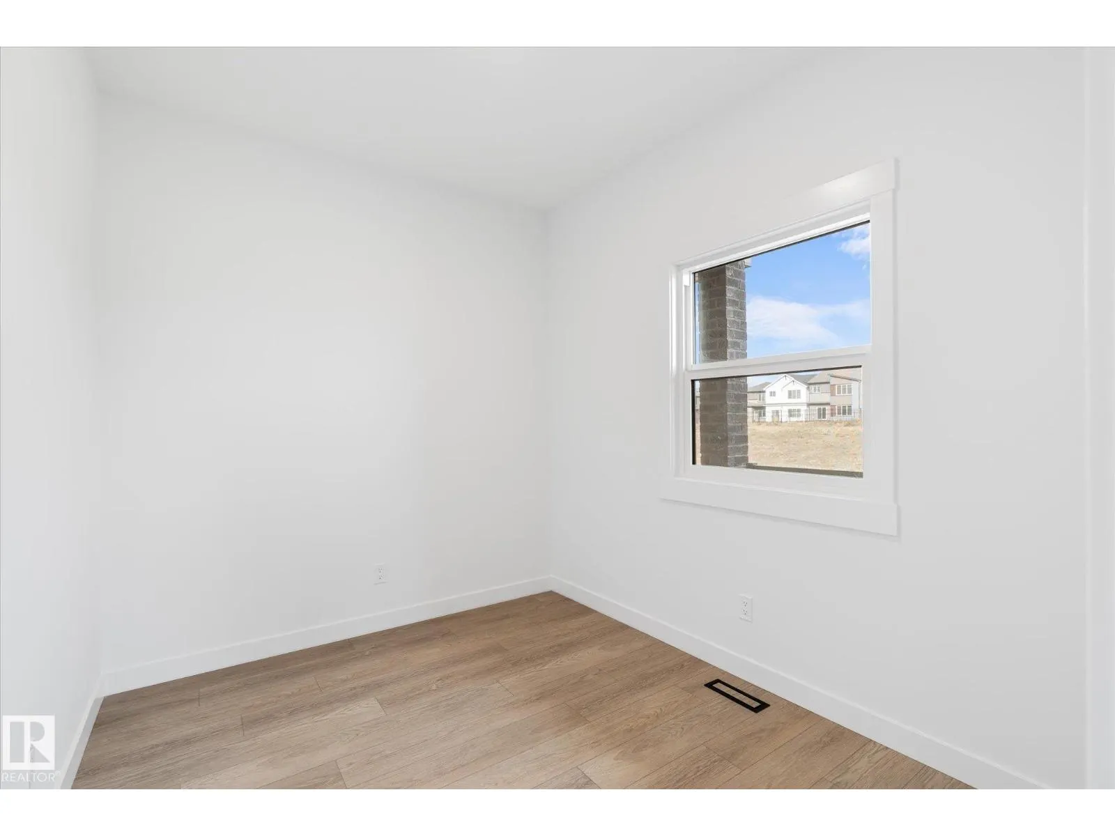22607 89 AV NW