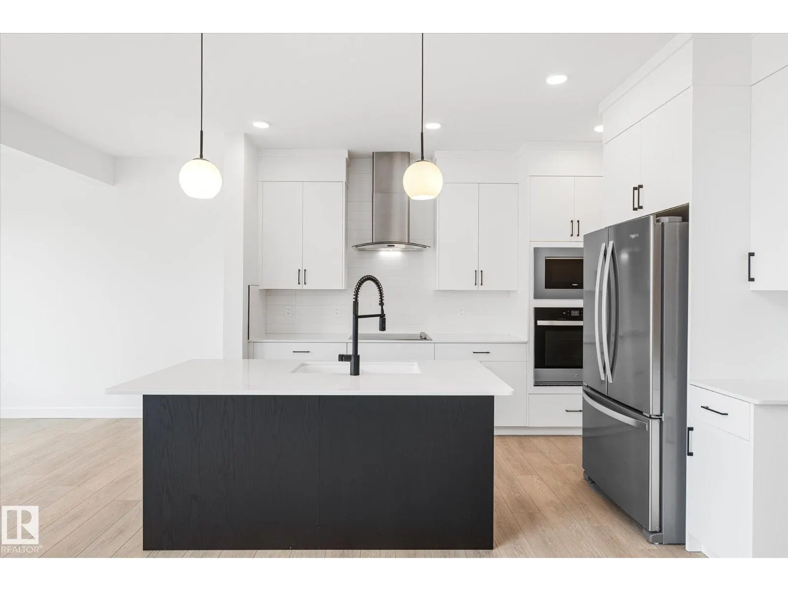 22607 89 AV NW