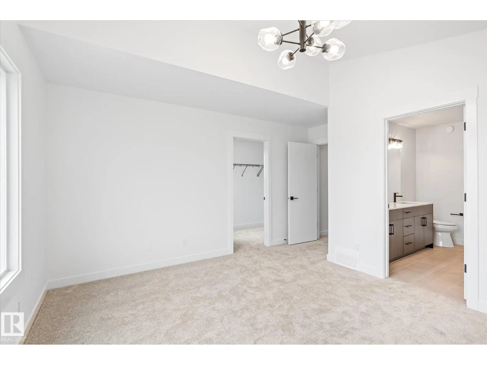 22607 89 AV NW