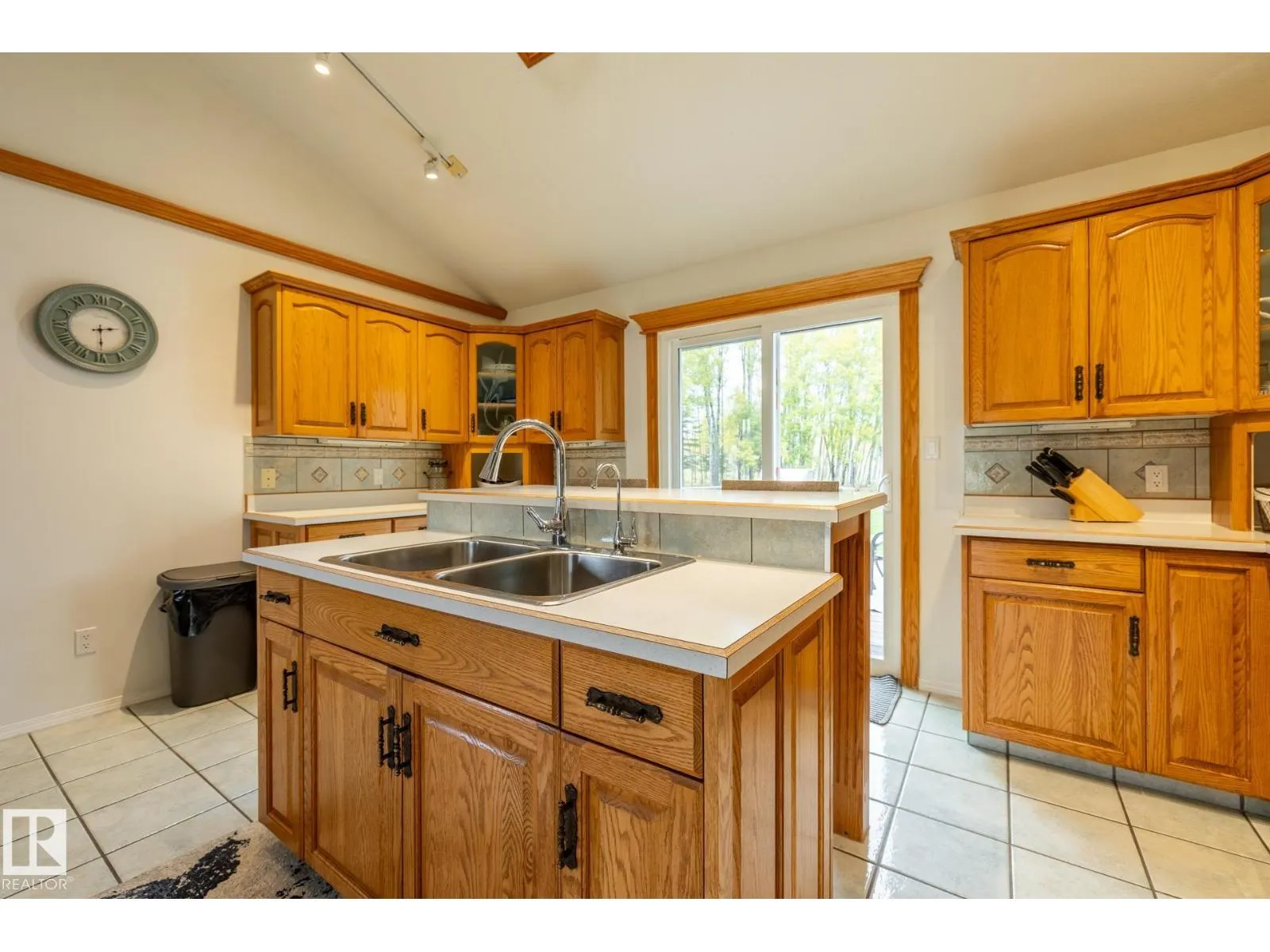 63068 HWY 33
