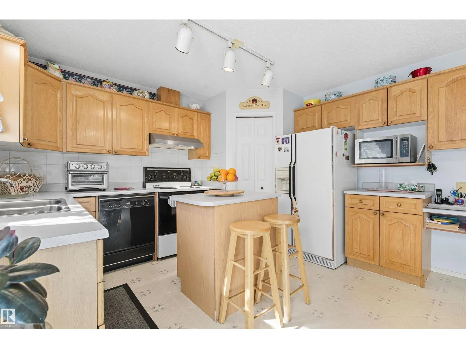 6315 162 AV NW