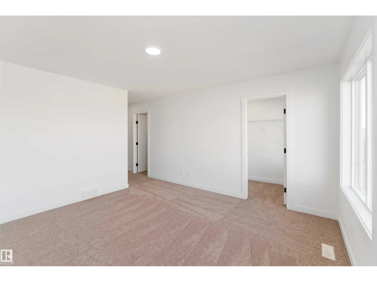 1603 12 ST NW