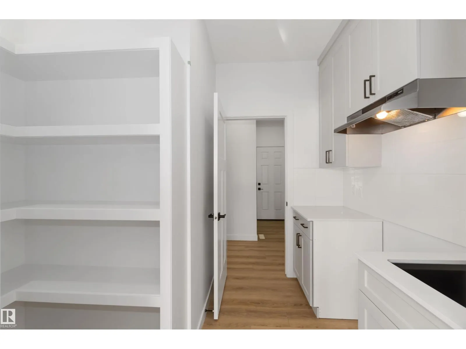 1603 12 ST NW
