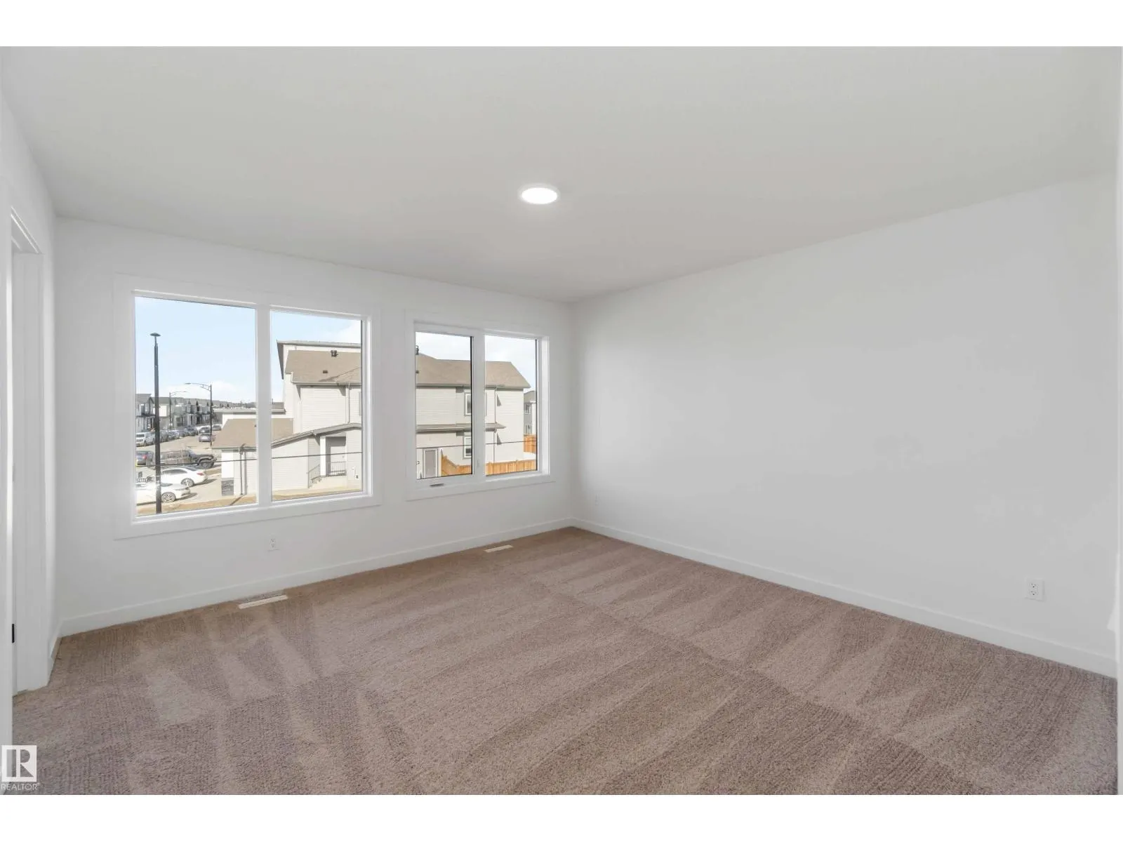 1603 12 ST NW