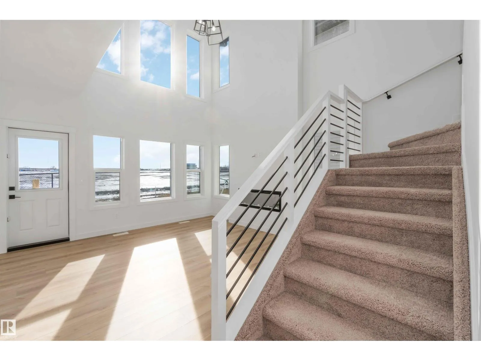 1603 12 ST NW
