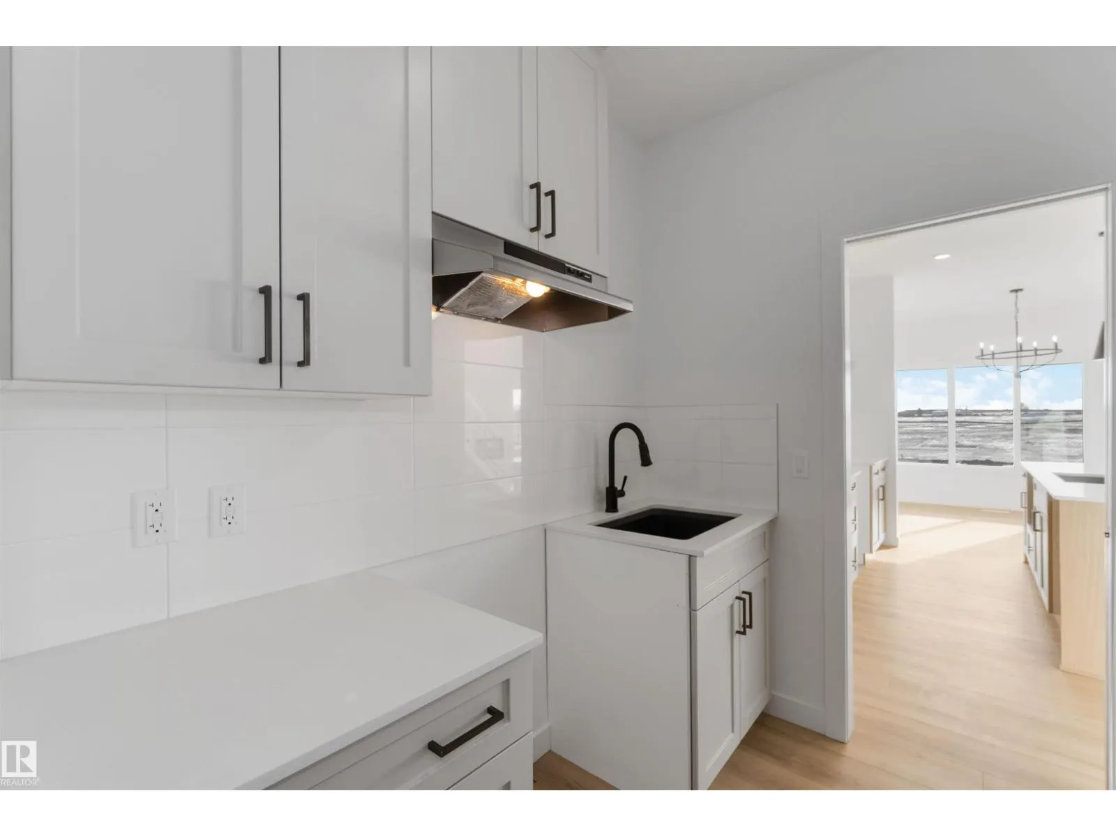 1603 12 ST NW