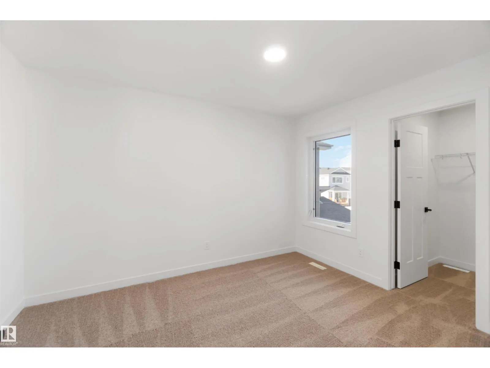 1603 12 ST NW