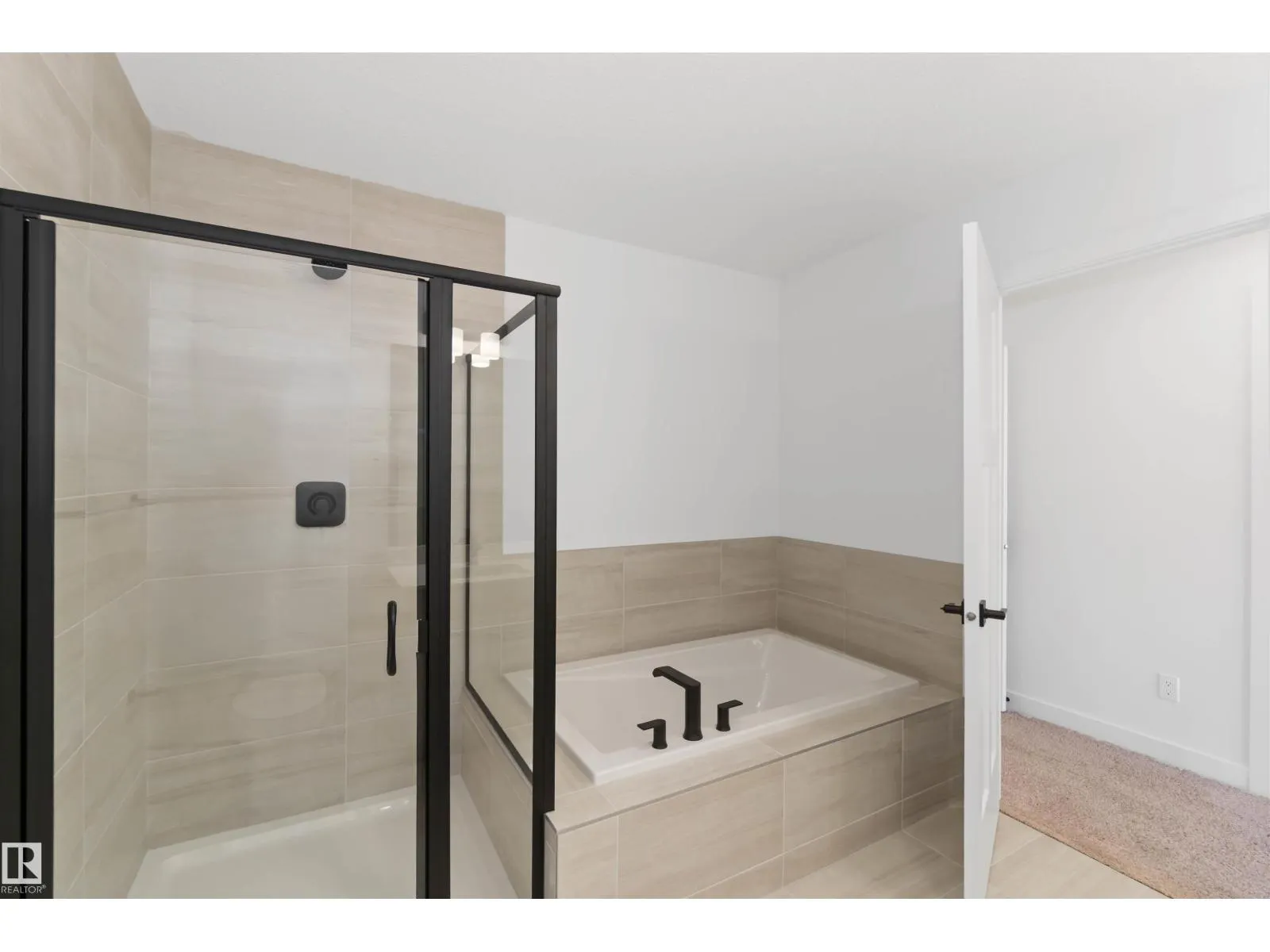 1603 12 ST NW