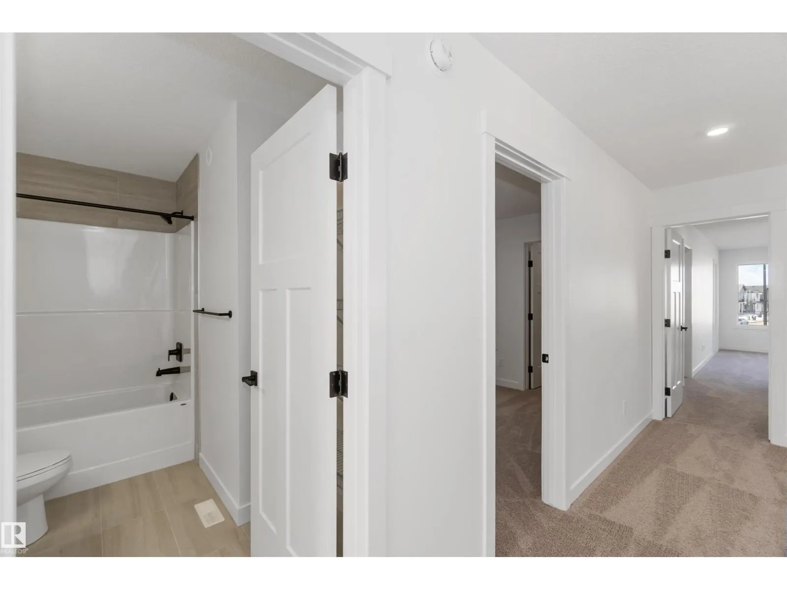 1603 12 ST NW