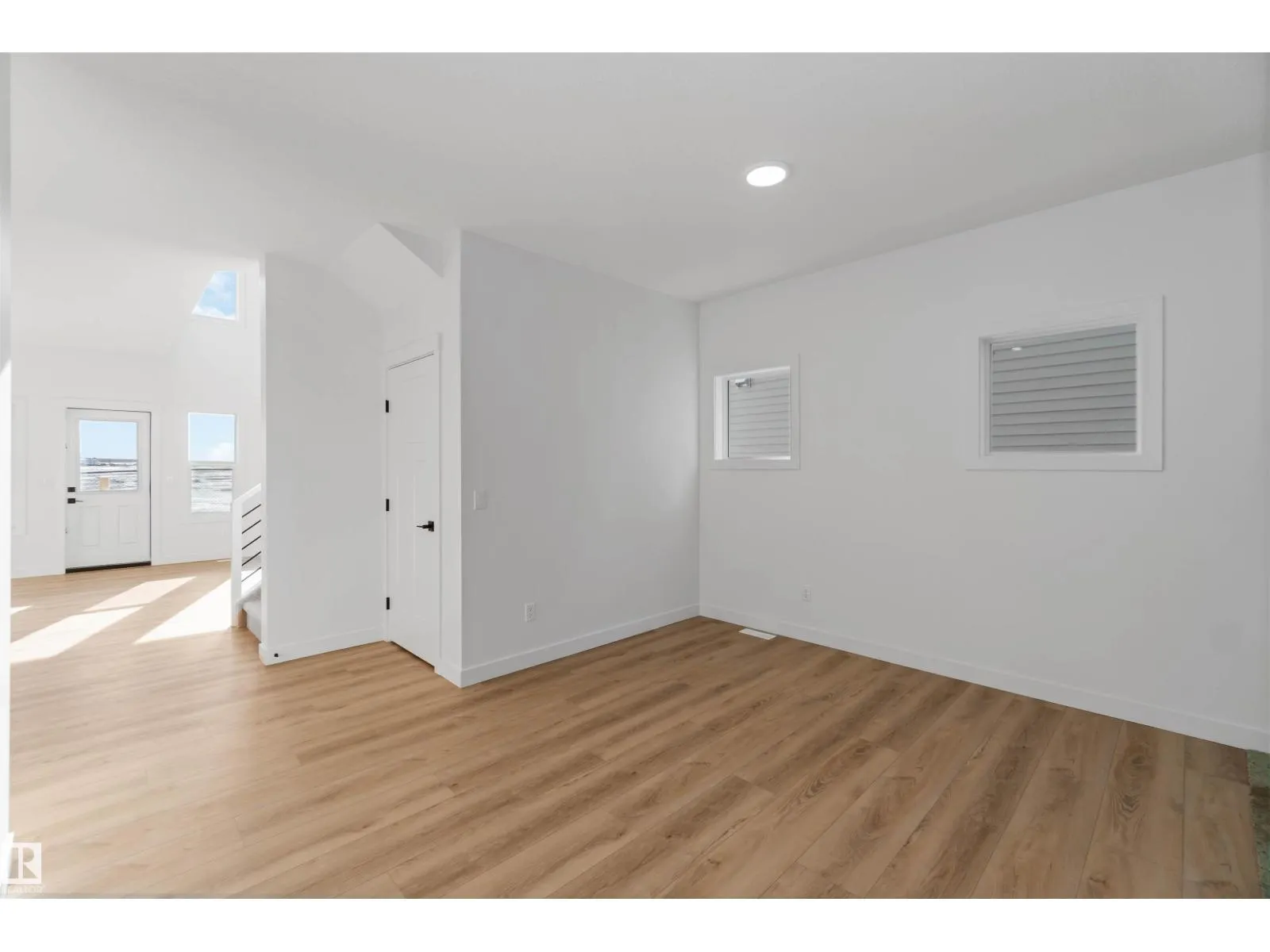 1603 12 ST NW