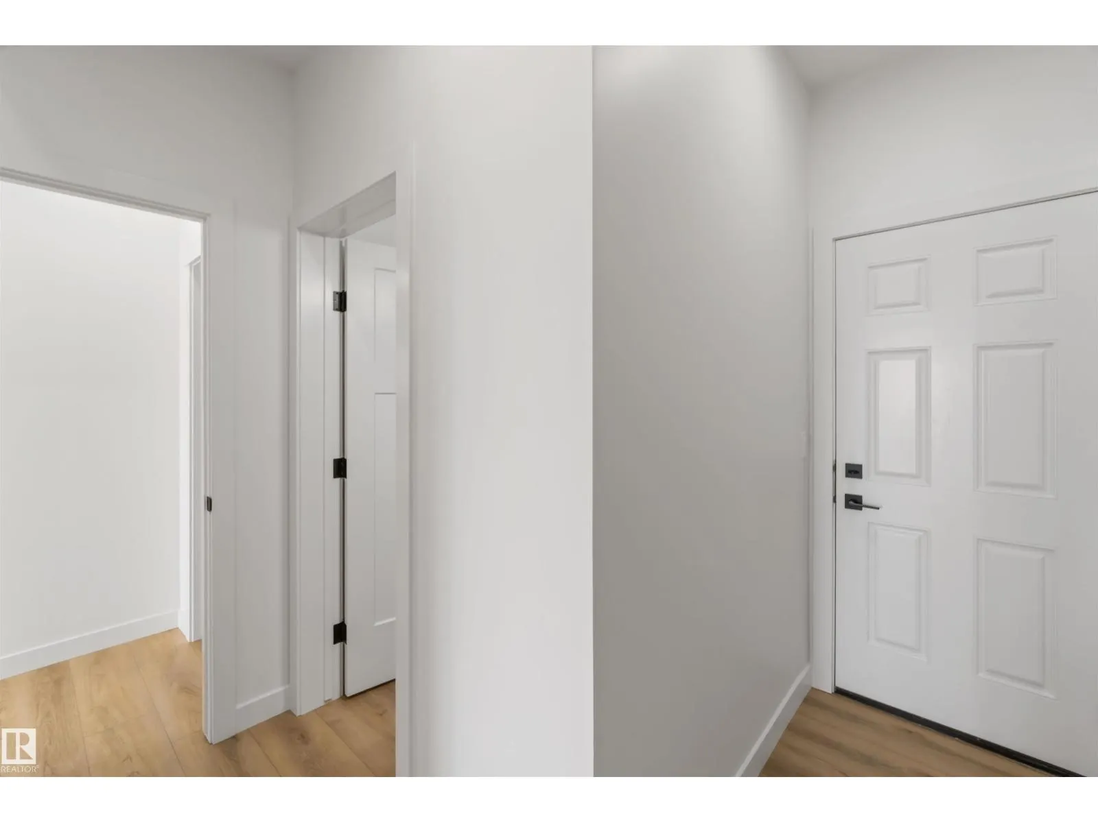 1603 12 ST NW