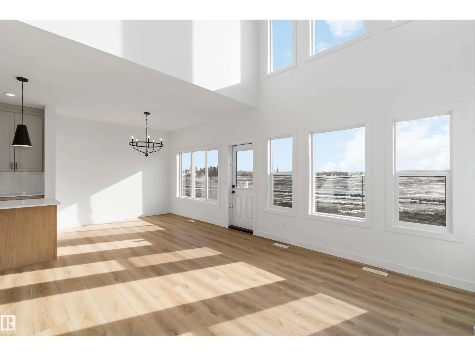 1603 12 ST NW