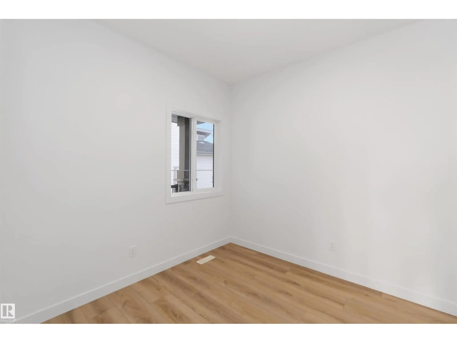 1603 12 ST NW