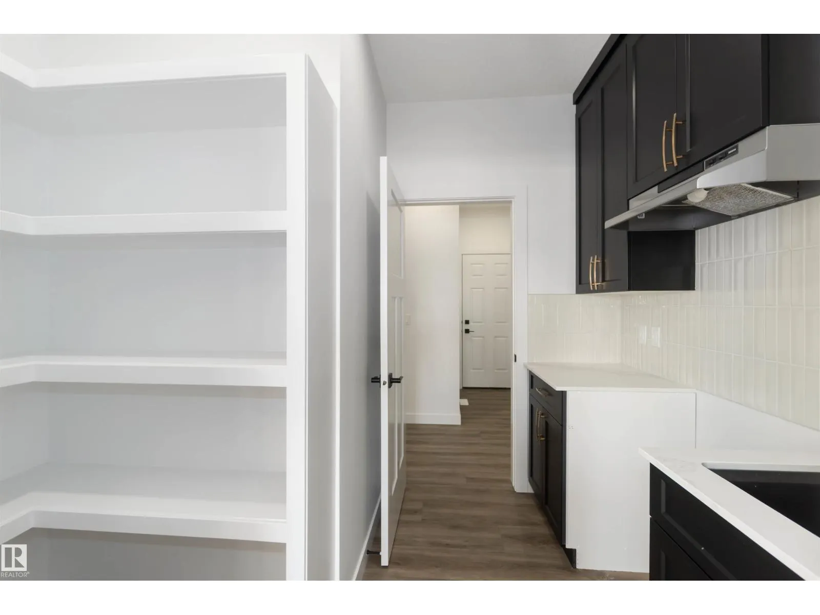 1651 12 ST NW