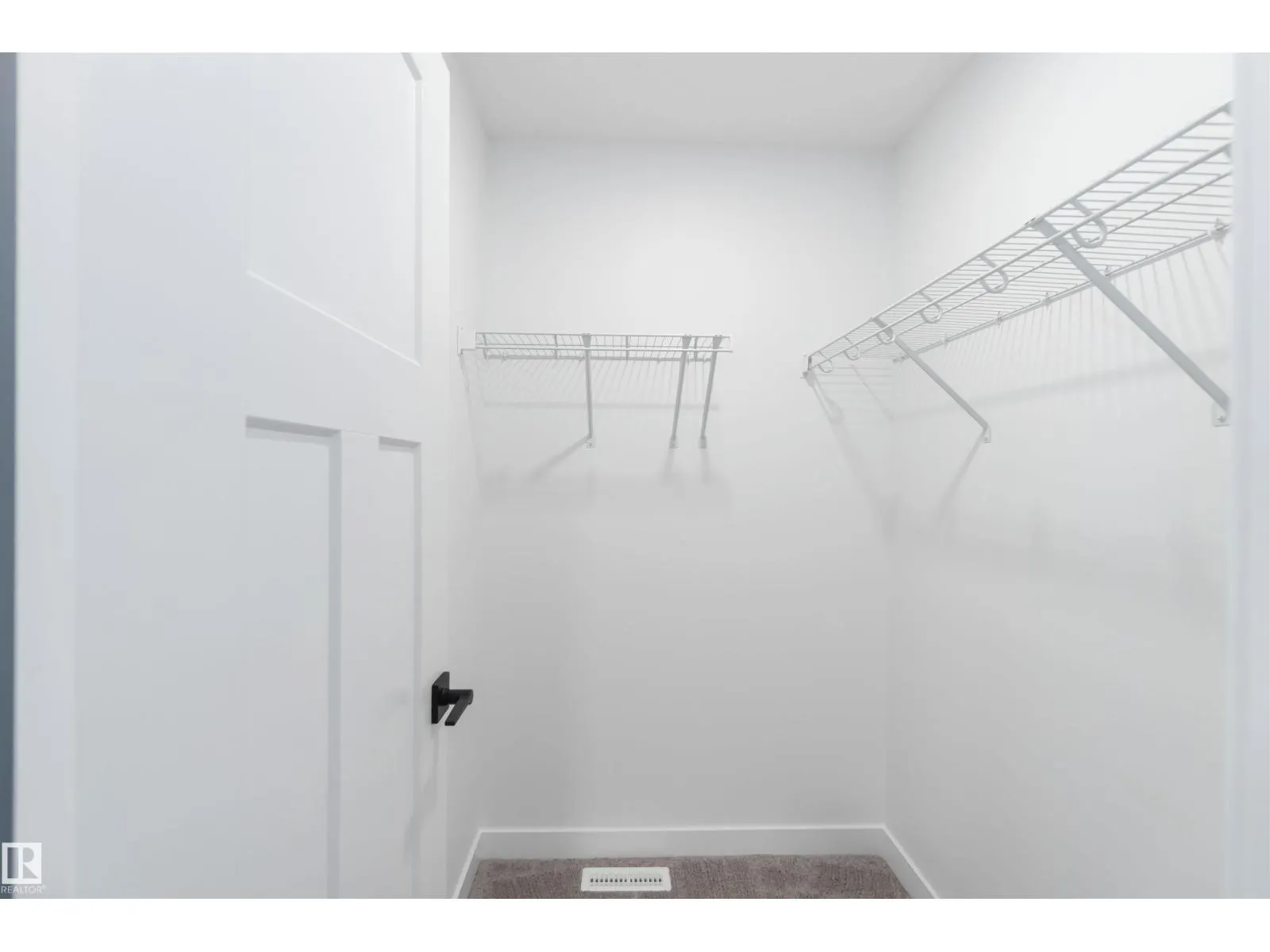 1651 12 ST NW