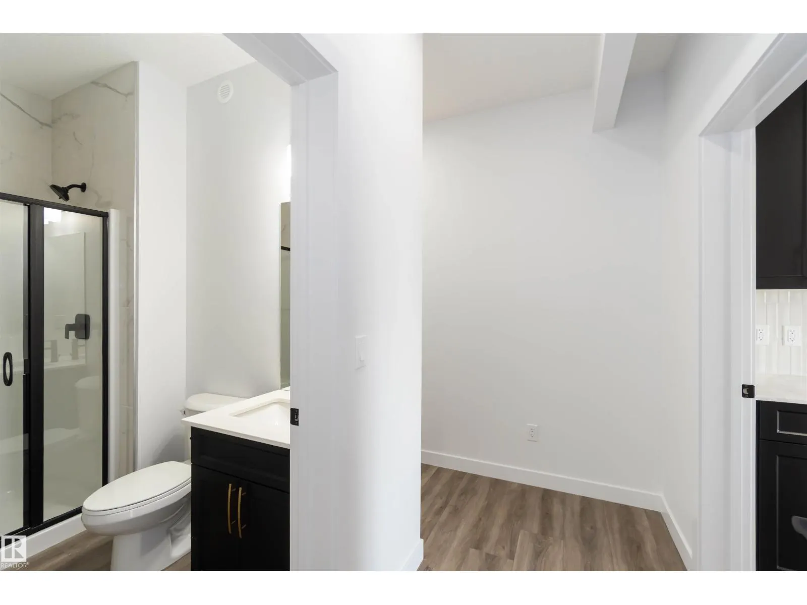 1651 12 ST NW