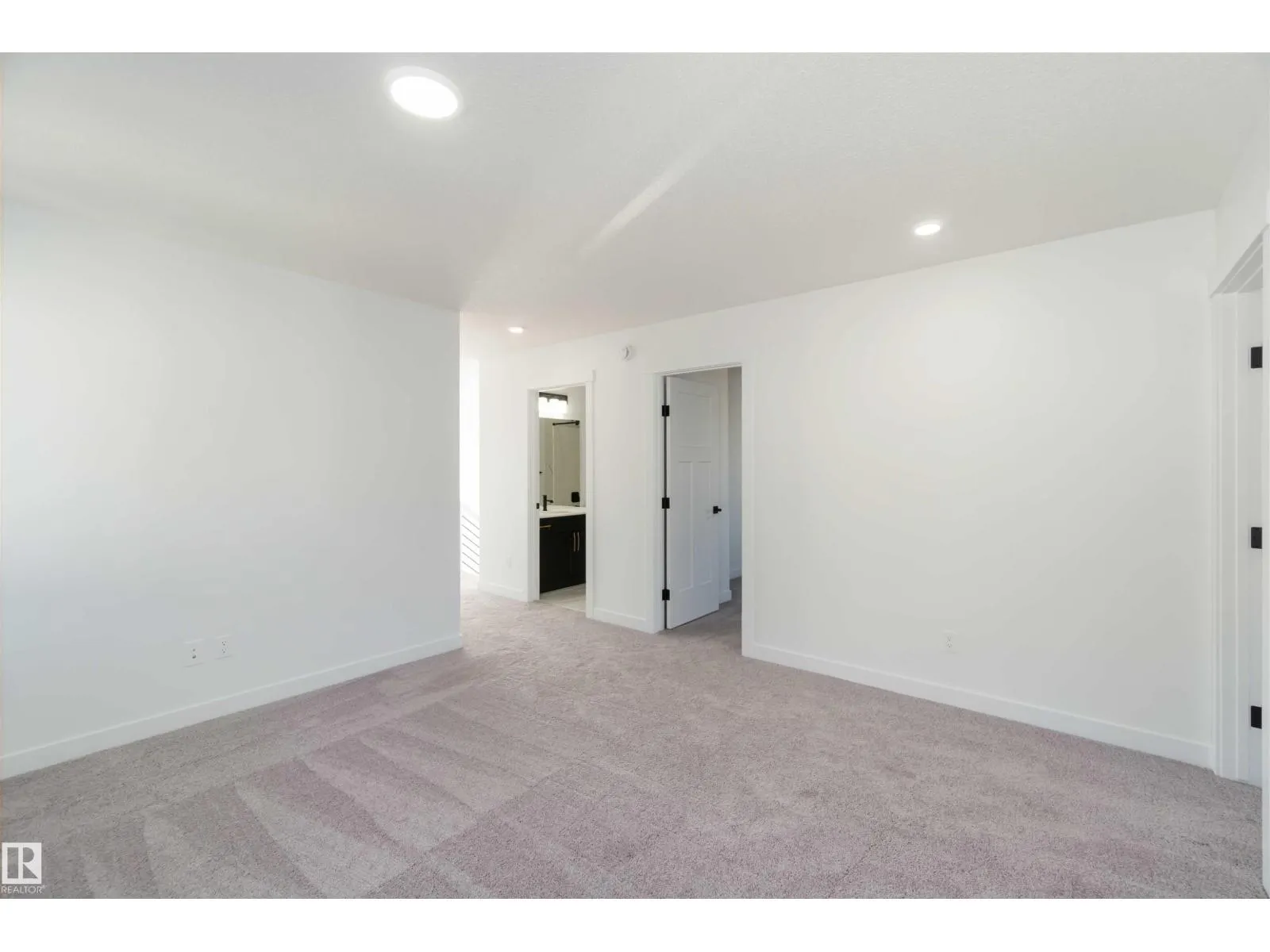 1651 12 ST NW
