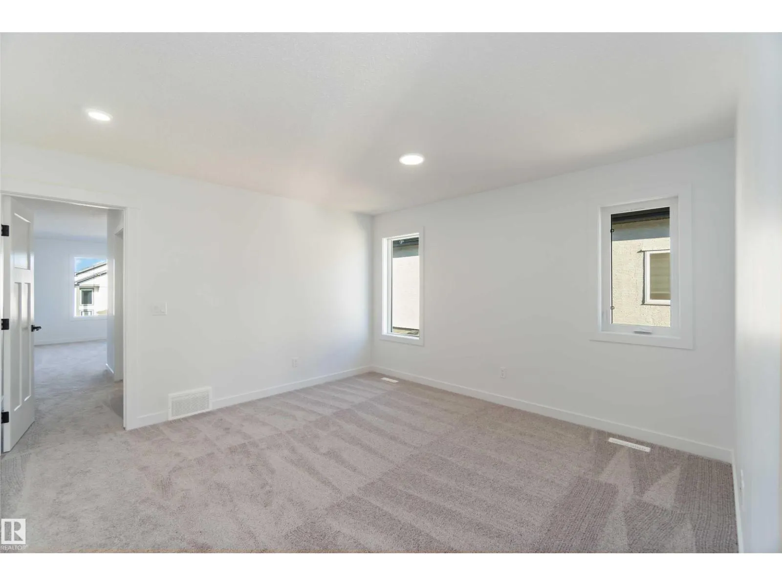 1651 12 ST NW